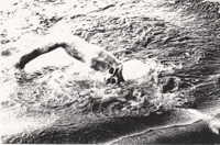 Franti�ek Venclovsk� p�i plav�n� p�es kan�l La Manche, rok 1971